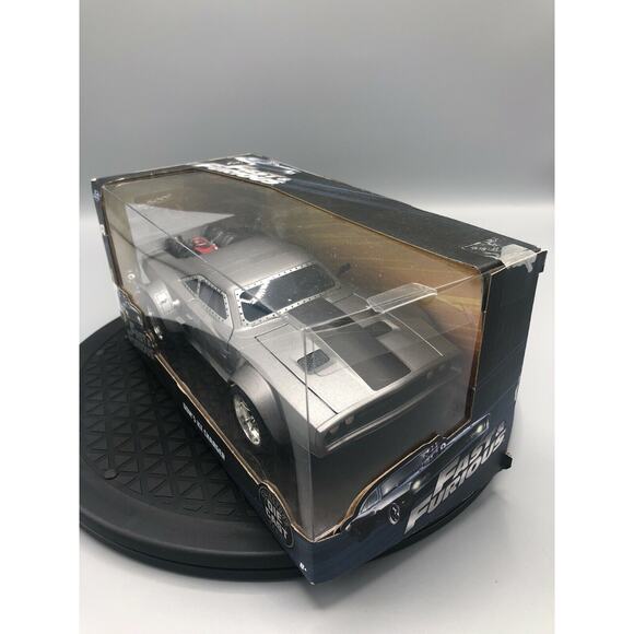 Jada Toys Dodge Charger 1:24 Fast and Furious 8 Dom's Ice Charger 98291 - Picture 3 of 8